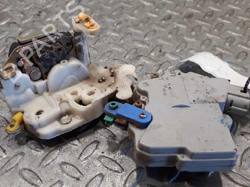 Used Front left lock NISSAN TERRANO II (R20) 2.7 TDi 4WD (125 hp) 3542362