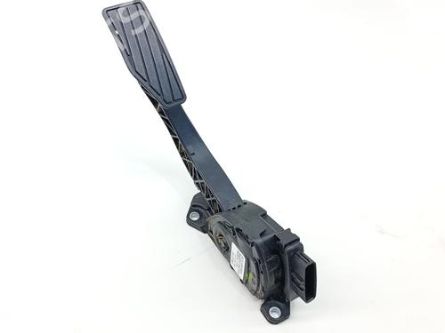 Pédale Pédale SUZUKI GRAND VITARA II (JT, TE, TD) 1.9 DDiS All-wheel Drive (JT419, TD44, JB419WD, JB419XD,... (129 hp) 36701125 36701125