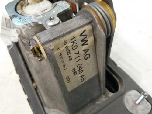 Gear lever SKODA OCTAVIA II (1Z3)  | BP7432906M90 