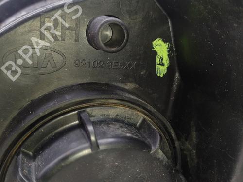 Right headlight KIA SORENTO I (JC) 2.5 CRDi 4WD | BP32092257C29 