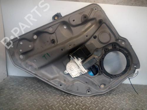 Rudehejsemekanisme venstre bagtil VW BORA I (1J2) 1.9 TDI (90 hp) 13717293