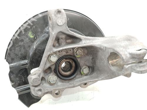 Mozzo anteriore sinistro Mozzo anteriore sinistro VOLVO V40 Cross Country (526) D2 (120 hp) 34519098 34519098
