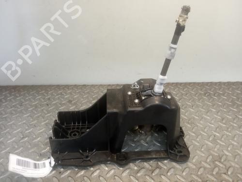 Used Gear lever RENAULT MEGANE III Hatchback (BZ0/1_, B3_) 1.5 dCi (106 hp) 10677872