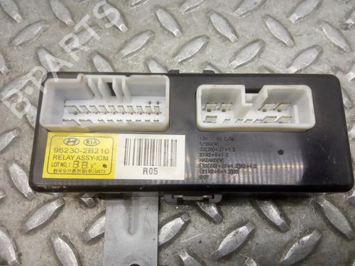 Used Electronic module HYUNDAI SANTA FÉ II (CM) [2005-2015]  11674038