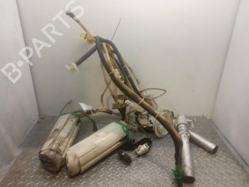 Used Fuel pump AUDI A8 D3 (4E2, 4E8) 4.0 TDI quattro (275 hp) 11812395