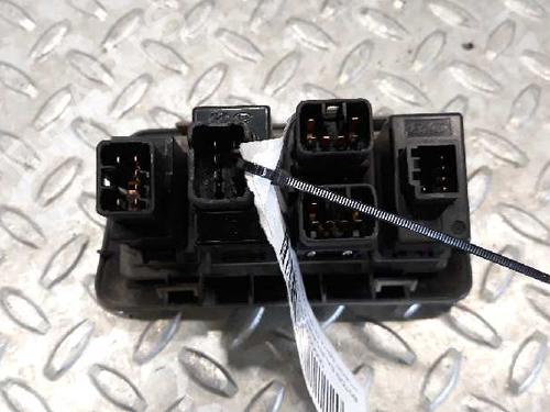 Switch HYUNDAI SANTA FÉ II (CM) 2.2 CRDi GLS | BP14233555I30 