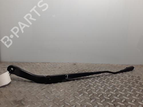 Used Front windshield wiper arm NISSAN QASHQAI / QASHQAI +2 I (J10, NJ10, JJ10E) 2.0 dCi All-wheel Drive (150 hp) 10277258
