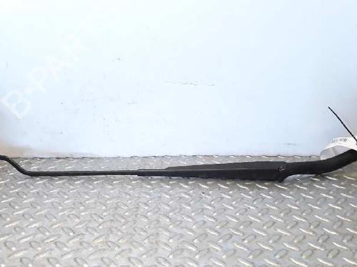 Used Front windshield wiper arm PEUGEOT 307 (3A/C) 1.6 16V (109 hp) 5627248