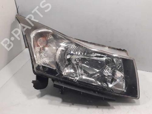 Right headlight CHEVROLET CRUZE Hatchback (J305) 2.0 CDI (163 hp) 4862559