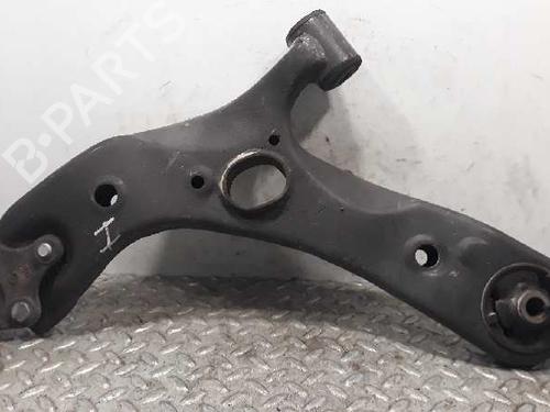 Used Left front suspension arm TOYOTA AURIS (_E15_) [2006-2012]  6796563