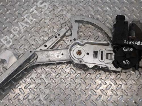 Used Front right window mechanism OPEL CORSA C (X01) [2000-2009]  3062524