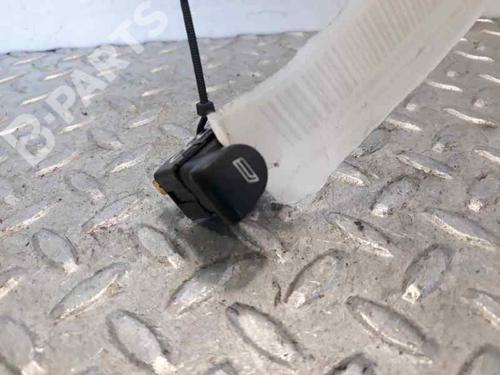 Used Right front window switch Right front window switch ALFA ROMEO 166 (936_) 2.4 JTD (936AXC00, 936AXD01) (175 hp) 6524924 6524924