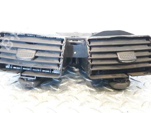 Used Air vent MERCEDES-BENZ A-CLASS (W168) A 170 CDI (168.008) (90 hp) 11672913