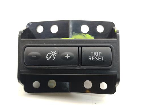 Used Switch Switch NISSAN QASHQAI II (J11, J11_) 1.5 dCi (110 hp) 33540834 33540834