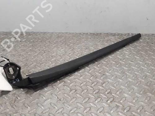Used Front windshield wiper arm SEAT LEON (1P1) 1.9 TDI (105 hp) 6995424