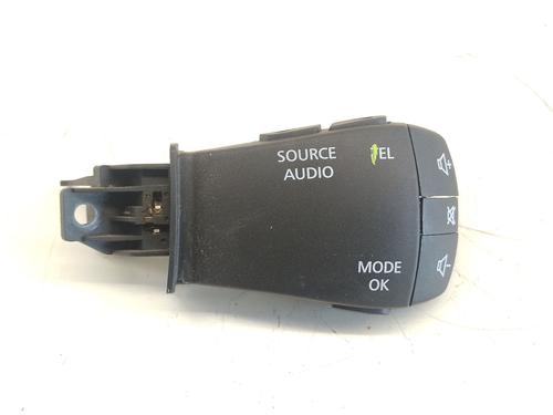 Used Steering wheel controls RENAULT MEGANE IV Hatchback (B9A/M/N_) 1.5 dCi 110 (B9A3) (110 hp) 30205522