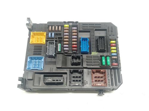 Used Fuse box CITROËN C4 CACTUS 1.5 BlueHDi 100 (102 hp) 30129659