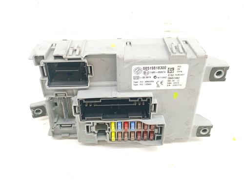 Used Fuse box Fuse box 37219401 37219401
