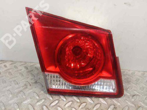 left-tailgate-light-chevrolet-cruze-j300-16-2009-7524536 main image