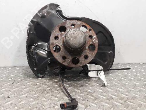Used Left front steering knuckle MERCEDES-BENZ C-CLASS (W203) [2000-2007]  6578038
