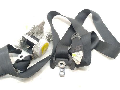 Used Front left seatbelt TOYOTA AVENSIS Saloon (_T27_) 2.0 D-4D (ADT270_, ADT270R) (124 hp) 31996119