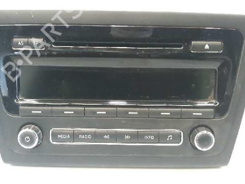 Used Radio RENAULT RAPID [1994-1998]  4692503