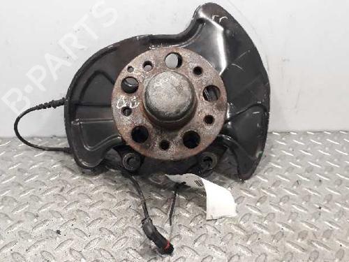 Used Right front steering knuckle MERCEDES-BENZ C-CLASS (W203) [2000-2007]  6578037