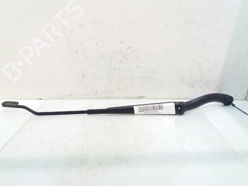 Used Front windshield wiper arm PEUGEOT 307 (3A/C) 1.6 16V (109 hp) 3473635