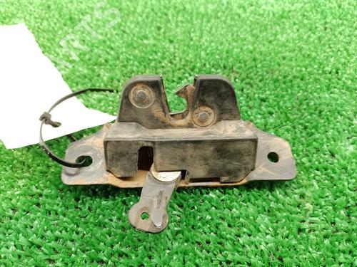 Used Tailgate lock PEUGEOT PARTNER Box Body/MPV (5_, G_) 1.9 D (69 hp) 17089172