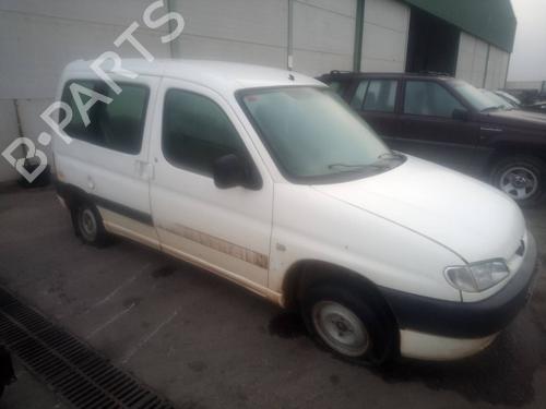 Tailgate lock PEUGEOT PARTNER Box Body/MPV (5_, G_) 1.9 D | BP17089172C101