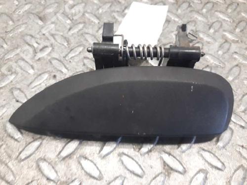 Used Front left exterior door handle DACIA SANDERO II 1.5 dCi 75 / Blue dCi 75 (B8JW, B8M4, B8AH, B8M7, B8M6) (75 hp) 6800113