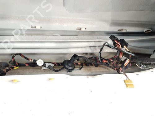 Left front door MERCEDES-BENZ M-CLASS (W164) ML 300 CDI 4-matic (164.120) | BP32419896C2