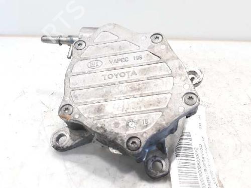 Used Vacuum pump TOYOTA COROLLA Verso (ZER_, ZZE12_, R1_) 2.2 D-4D (AUR10_, AUR10R) (136 hp) 4765770