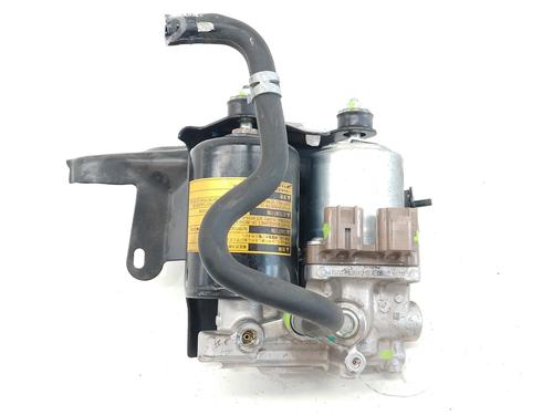 Used Brake master cylinder Brake master cylinder TOYOTA AURIS Estate (_E18_) 1.8 Hybrid (ZWE186_, ZWE186R, ZWE186H) (136 hp) 34099556 34099556