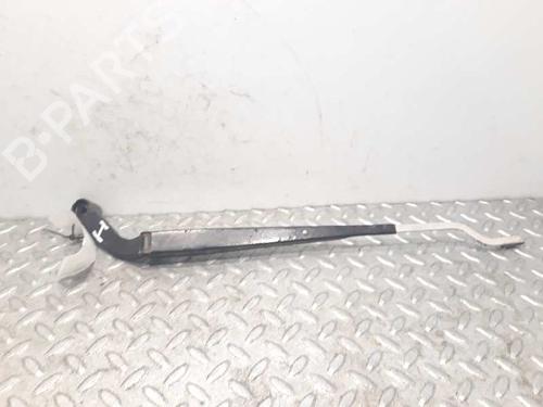 Used Front windshield wiper arm MAHINDRA SCORPIO 2.6 CRDi (109 hp) 22985945