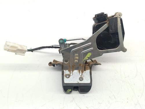 Used Tailgate lock SSANGYONG ACTYON I 2.0 Xdi (141 hp) 30874655