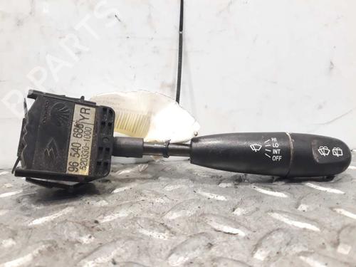 Used Steering column stalk CHEVROLET AVEO / KALOS Hatchback (T200) 1.4 16V (94 hp) 3033692