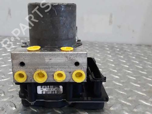Used ABS pump RENAULT CLIO III Grandtour (KR0/1_) [2007-2025]  4661952