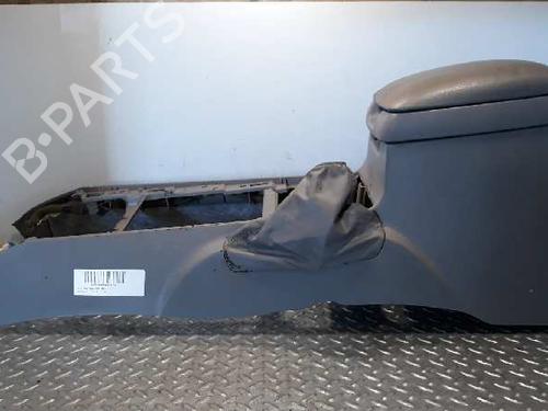 Used Armrest / Center console KIA SORENTO I (JC) [2002-2011]  7154677