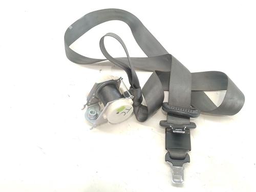 Used Rear center seatbelt RENAULT CLIO III (BR0/1, CR0/1) 1.5 dCi (BR17, CR17) (86 hp) 26175540