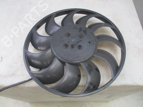 Used Radiator fan Radiator fan PEUGEOT 208 II (UB_, UP_, UW_, UJ_) e-208 (136 hp) 33560885 33560885