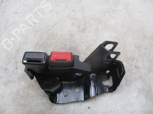 Used Seat buckle RENAULT CLIO III (BR0/1, CR0/1) 1.2 16V (BR02, BR0J, BR11, CR02, CR0J, CR11) (75 hp) 26638142