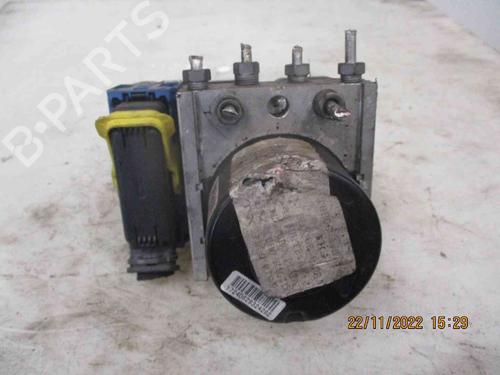 Used ABS pump RENAULT MEGANE III Hatchback (BZ0/1_, B3_) 1.5 dCi (106 hp) 19736972