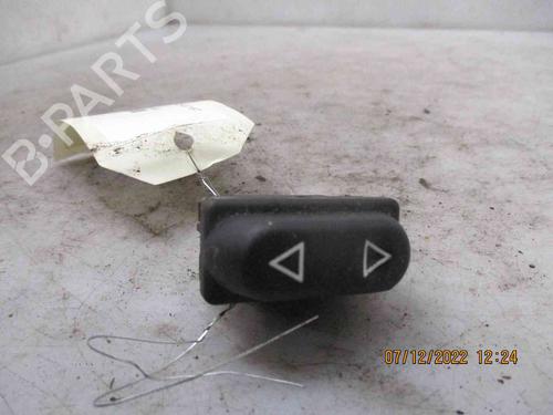 Høyre Foran elrute bryter PEUGEOT 306 Hatchback (7A, 7C, N3, N5) [1993-2003]  26626350