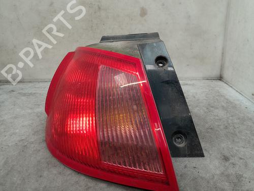 Piloto trasero izquierdo MITSUBISHI COLT VI (Z3_A, Z2_A) 1.1 (Z31A, Z32A) (75 hp) 28483859