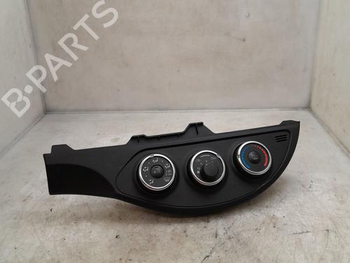 Used Climate control TOYOTA YARIS (_P13_) 1.0 (KSP130_, KSP130) (69 hp) 30403497