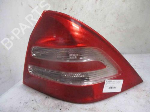 Right taillight MERCEDES-BENZ C-CLASS (W203) C 220 CDI (203.006) 2038200264 2038200264