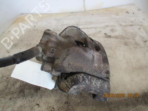 Højre bremsekaliber foran PEUGEOT 3008 II SUV (MC_, MR_, MJ_, M4_) 1.6 THP 165 (M45GYW, M45GZW, M45GYV) (165 hp) 24971699