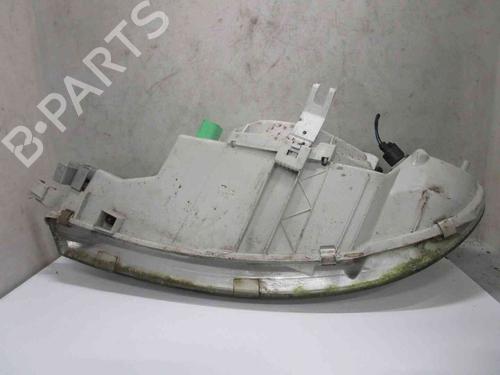 Right headlight FORD MONDEO II (BAP) 1.8 TD | BP26623018C29 