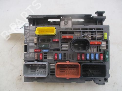 Used Fuse box Fuse box 37185390 37185390